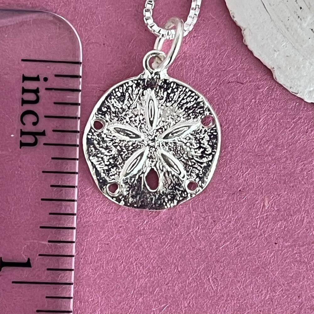 Sterling Silver Necklace and Sand Dollar pendant on 16inch box chain - Picture 2 of 5